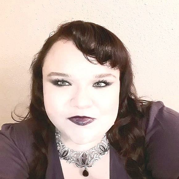 Meet your Posher, Raven - Picture 1 of 1